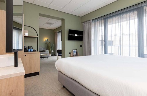 Marknesse Hotel | 3 Comfortable Rooms in Marknesse – Explore Canals, Villages & Natural Beauty