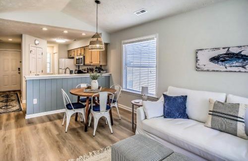 Longs Apartment | 3 Community Pools Golf Course Condo in Longs