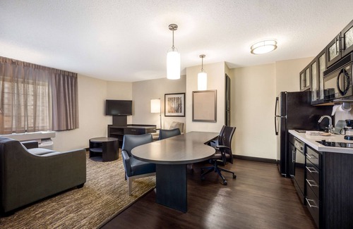 Irvine House | 3 Convenient Units! Fully Equipped Kitchen, Pets Allowed, Onsite Parking!