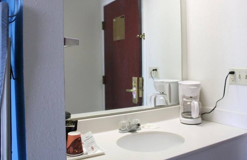 Mount Vernon House | 3 Convenient Units for Business Travel! Business Center, Free Parking