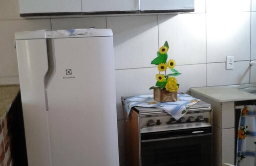 Tamoios House | 3 cozy studio apartments, cable TV, close to the beach and river.