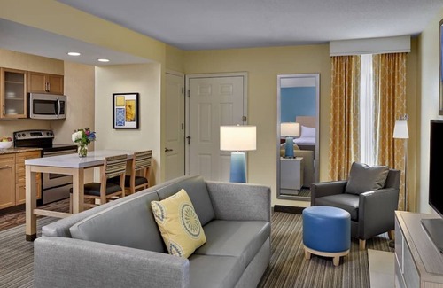 Middleburg Heights House | 3 Family-friendly Units W/Kitchen! Minutes to Crocker Park! FREE Parking & BFast