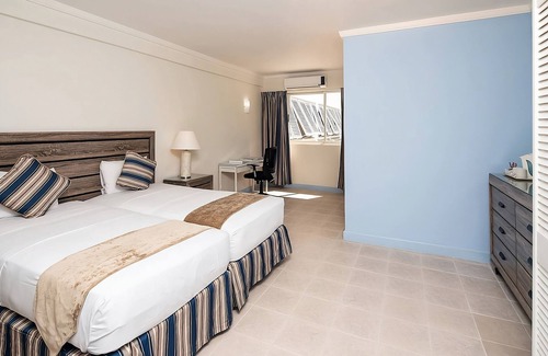 St. Lawrence Gap Hotel | 3 Family-friendly Units Close to Carlisle Bay! FREE Parking, Swimming Pool!