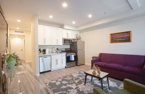 Bankers Hill Condo | 3 Floor TownHouse Next to Downtown Max 12 sleepers