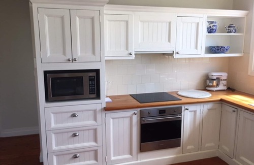 Catherine Hill Bay House | 3 for 2 offer! 50m to beach - oceanviews - Nat. Park views - whales - open fire