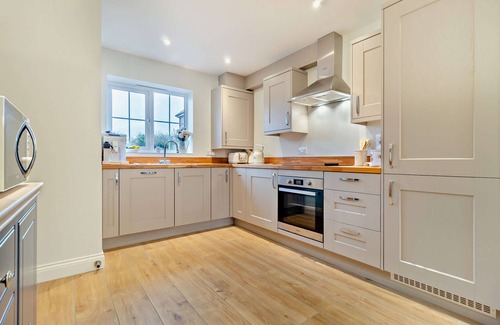 Framlingham House | 3 Fore Street Mews - Three Bedroom House, Sleeps 4