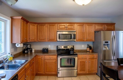 Plainville Apartment | #3 FRESHLY REDONE & NEWLY FURNISHED! A MUST SEE!