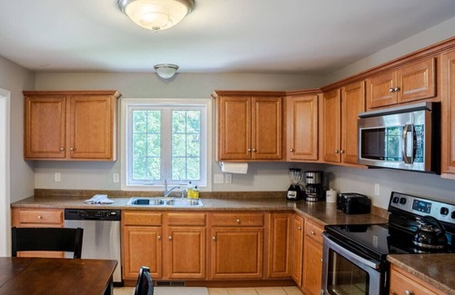 Plainville Apartment | #3 FRESHLY REDONE & NEWLY FURNISHED! A MUST SEE!