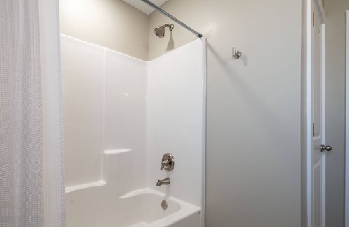 Acworth House | 3 FULL BATHS and newly renovated! Conviently located!