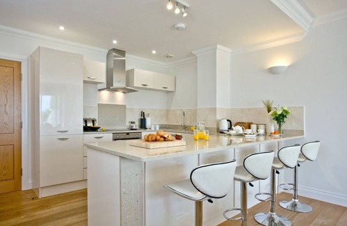 Paignton Apartment | 3 Goodrington Lodge - an apartment that sleeps 4 guests in 2 bedrooms