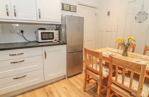Long Preston Cottage | 3 GUYS COTTAGES, pet friendly, with open fire in Long Preston