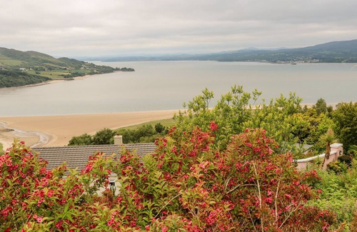 Fahan Cottage | 3 HARBOUR VIEW, family friendly in Buncrana, County Donegal