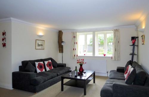 Saxmundham House | 3 Hazlewood