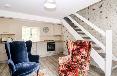 Kerridge Cottage | 3 HIGHER LANE, romantic, character holiday cottage in Bollington