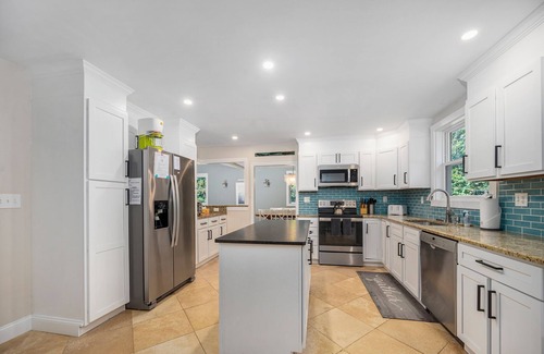 North Eastham House | 3 homes in one, pool, outdoor kitchen, wk to beach, great for multiple families