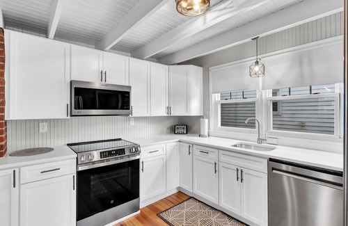 Niantic House | 3 Houses Off the Water at Private Black Point Beach newly furnished 4 bed
