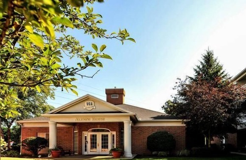 Mishawaka Hotel | 3 Kid-friendly Units w/ Private Kitchenettes! Pool, Game Room & Sports Court!