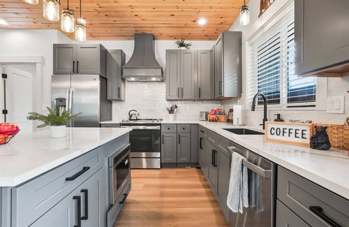 McCall House | 3 King Bedrooms, Hot tub, Arcades, Firepit