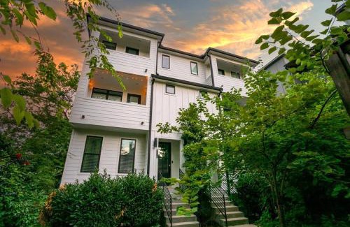 East Nashville House | 3 King Beds in Hip East Nash Home 1 Mile to DWNTN