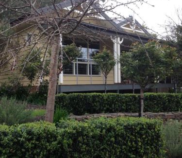 Yarra Junction Bed & Breakfast | 3 Kings Bed and Breakfast