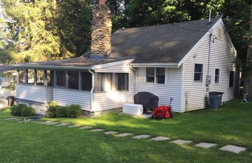 Lakeside House | 3 Lake Cottages , Waterfront for 25 Guests