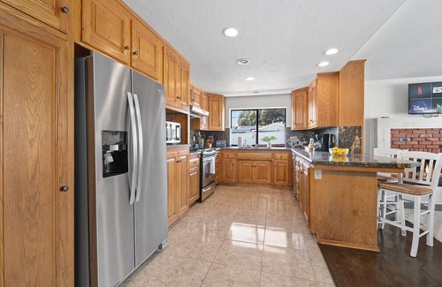 National City House | 3 Living Rooms | Spacious | Family-Friendly