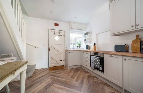 Long Melford House | 3 Lower Falkland Cottage, Long Melford
