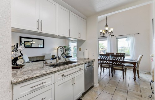 Sacramento House | #3 - Master BR with private bathroom in a house