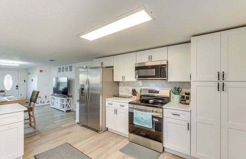 Apollo Beach House | 3 Mi to Apollo Beach Preserve: Family Retreat!