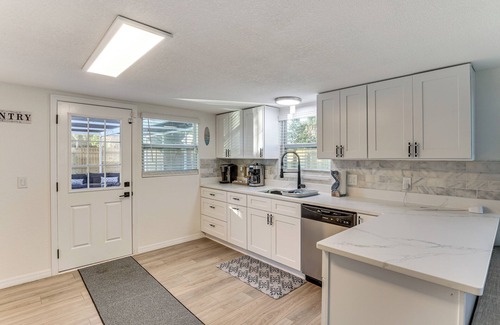 Apollo Beach House | 3 Mi to Apollo Beach Preserve: Family Retreat!