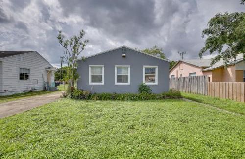 Royal Poinciana House | 3 Mi to Beach Quaint Home with Patio in Hollywood