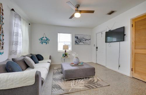 Royal Poinciana House | 3 Mi to Beach Quaint Home with Patio in Hollywood