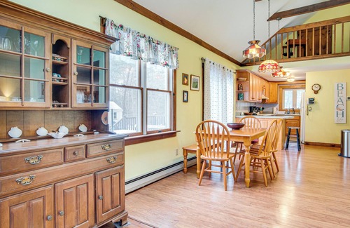 Cotuit House | 3 Mi to Beaches & Golfing: Family Gem in Cotuit