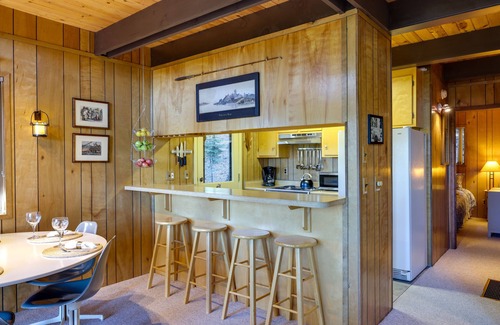 Arnold Cabin | 3 Mi to Big Trees State Park: Cabin w/Deck