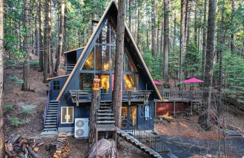 Dorrington House | 3 Mi to Calaveras Big Trees Cabin with Fire Pit!