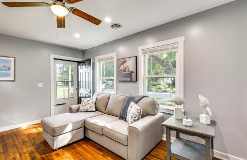 Jacksonville House | 3 Mi to Camp Lejeune Home with Fire Pit and Grill!