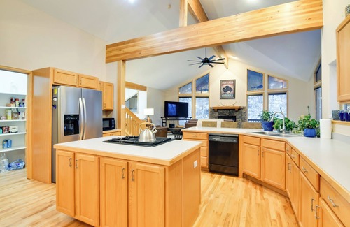 Black Hawk House | 3 Mi to Casinos: Home w/Hot Tub in Black Hawk!