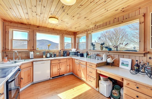 Hobart Cottage | 3 Mi to Catskill Trail: Stamford Cottage w/Views