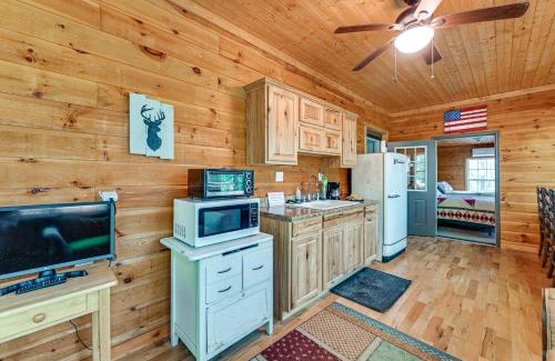 Byrdstown House | 3 Mi to Dale Hollow Lake Wooded Retreat with Decks!