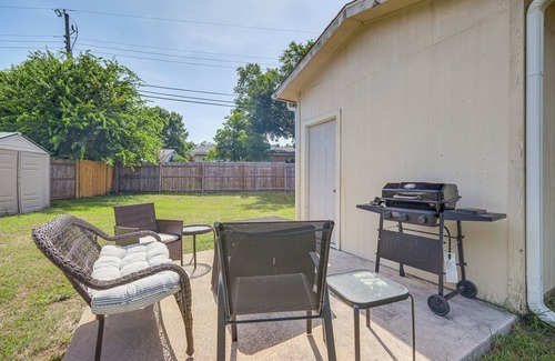 Euless House | 3 Mi to DFW: Pet-Friendly Euless Home
