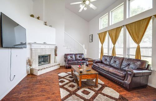 Euless House | 3 Mi to DFW Pet-Friendly Euless Home