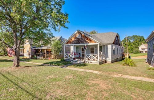 Porterdale House | 3 Mi to Downtown Covington Cozy Getaway with Porch!