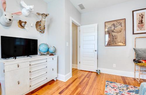 Porterdale House | 3 Mi to Downtown Covington Cozy Getaway with Porch!