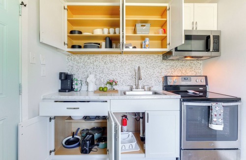 Mosby House | 3 Mi to Downtown: Getaway in Richmond