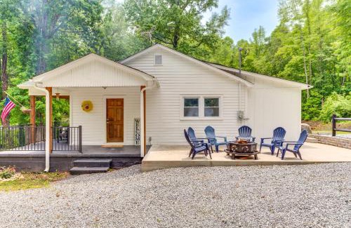 Forest City House | 3 Mi to Dtwn and Holiday Events! Forest City Retreat