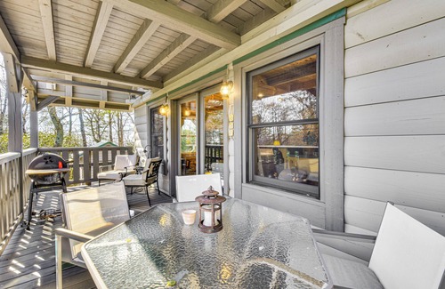 Clayton Cottage | 3 Mi to Dtwn Clayton: Cabin w/Trail Access!