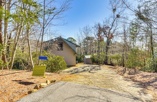 Clayton Cottage | 3 Mi to Dtwn Clayton: Cabin w/Trail Access!