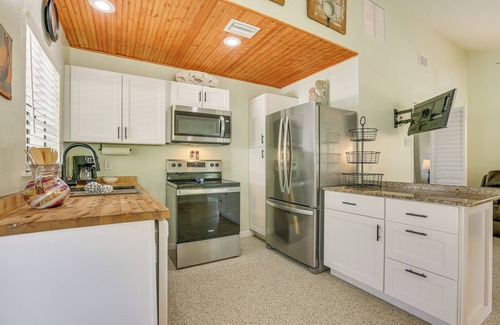 Edgewood Apartment | 3 Mi to Dtwn Fort Myers: Apt w/Outdoor Space