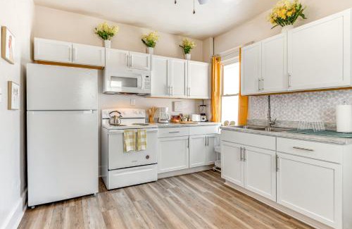Indianapolis House | 3 Mi to Dtwn Indy Pet-Friendly Home with Backyard!