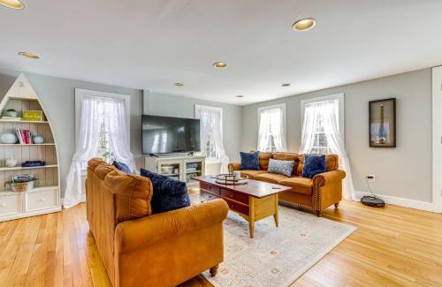 Old Mystic House | 3 Mi to Dtwn Mystic Getaway with Deck and Grill!